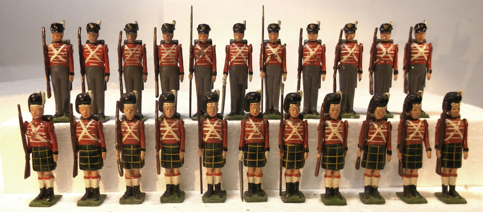 British No 1518 and No 1519 Waterloo Infantry (1 of 2)