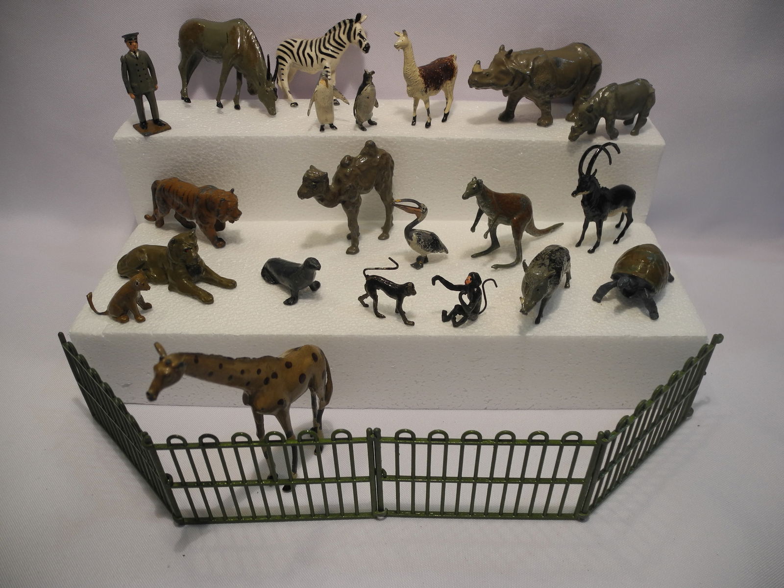 Britains Assorted Zoo Figures (1 of 2)