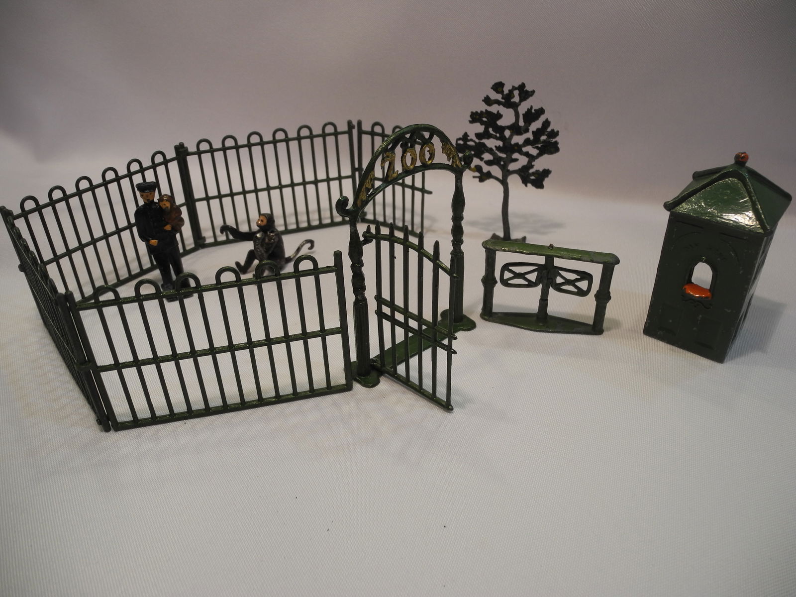 Assortment of Zoo Figures (1 of 2)