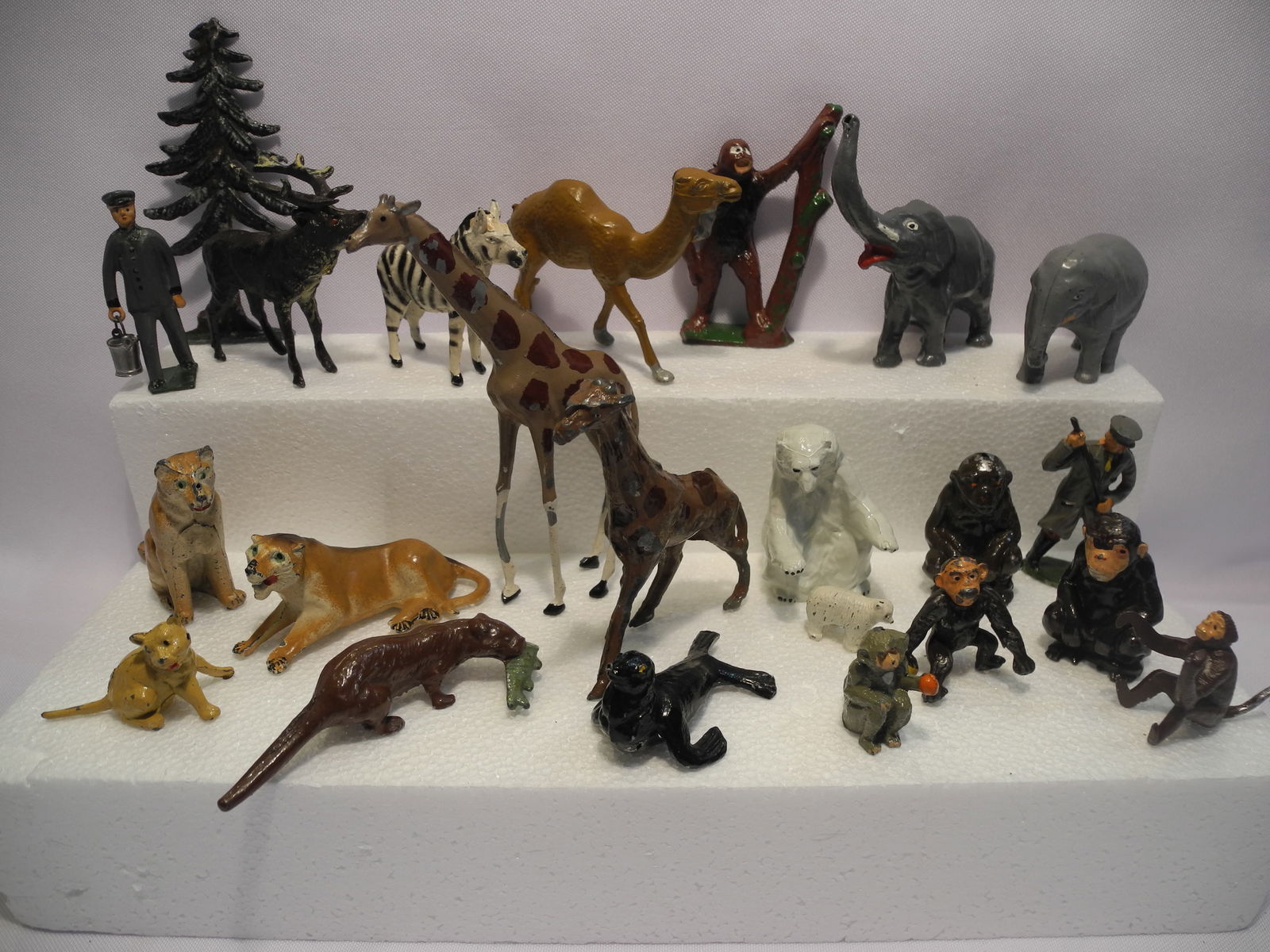 Assortment of Zoo Figures (1 of 2)