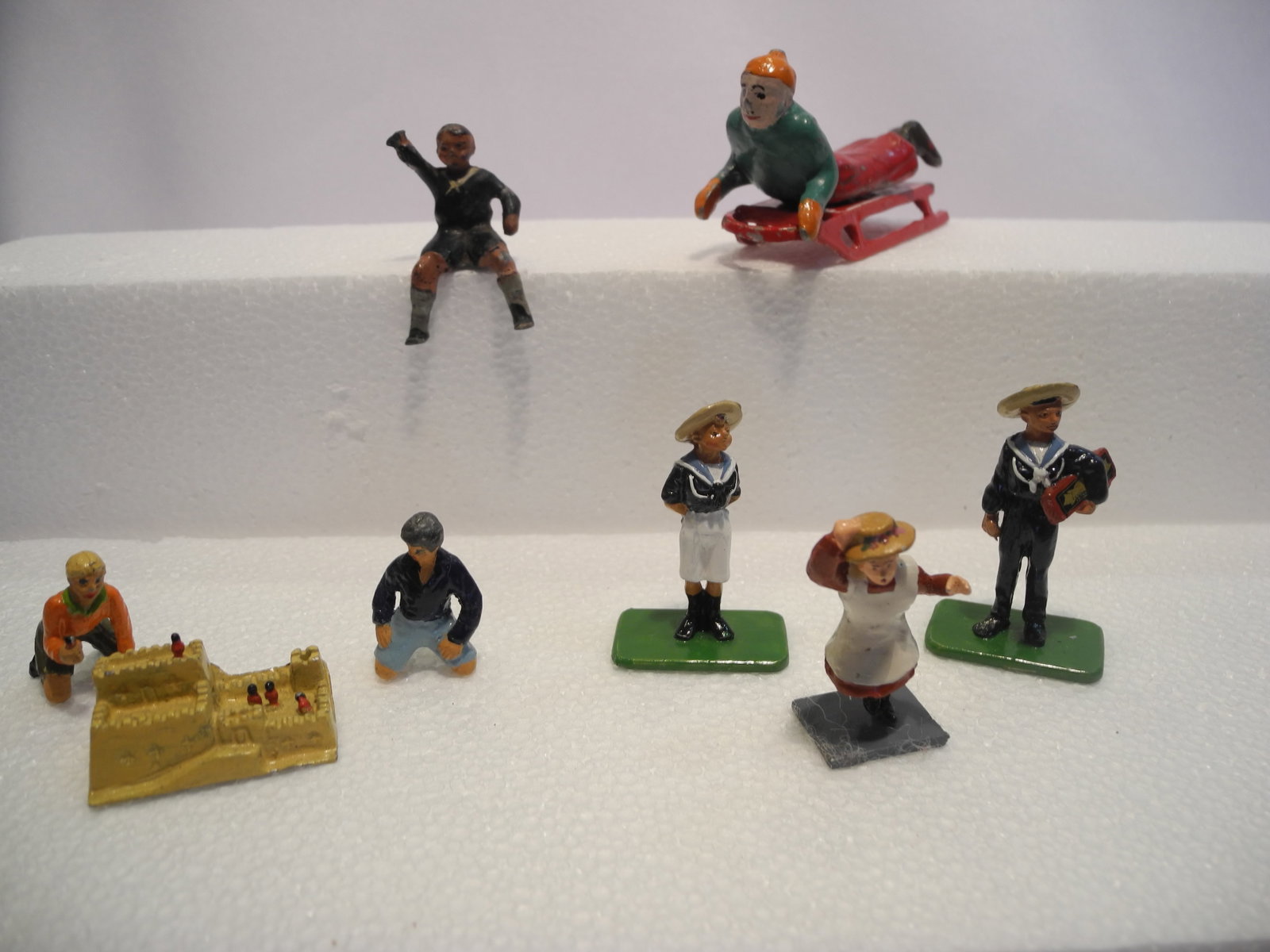 Assortment of Edwardian Children: Group of Edwardian children, from Hocker, Imperial and others. 9 pieces. Condition Very Good. Unboxed.