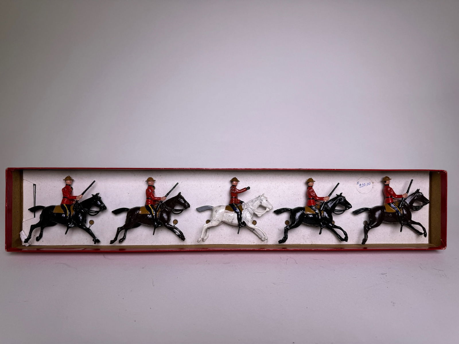 Britains No 1349 Northwest Mounted Police: Post war. 5 pieces. Condition excellent. Box good with original tie card.