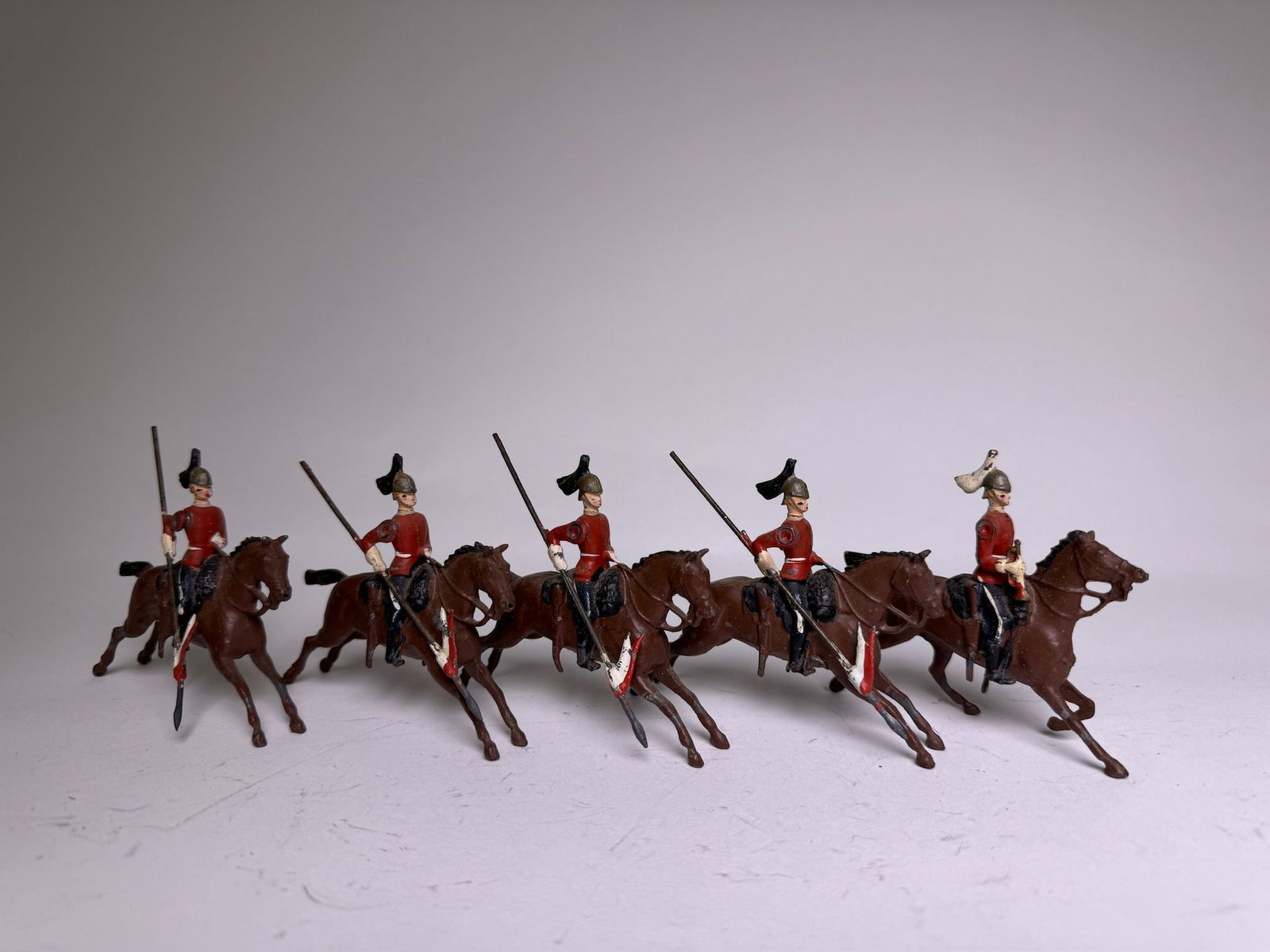 Britains No 44 Queens Bay Lancers: Post war. 5 pieces. Condition very good. Unboxed.