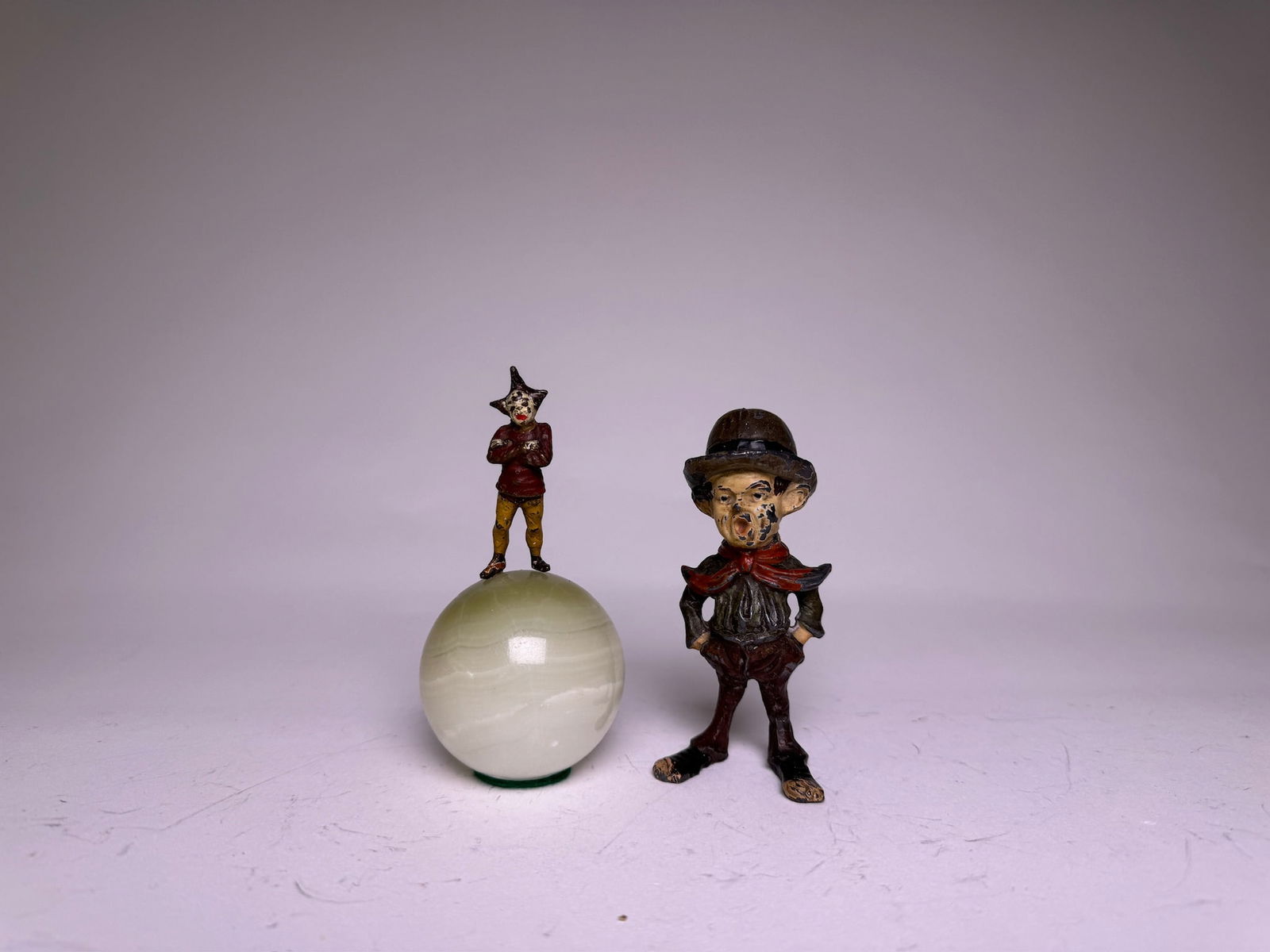 Heyde Nippet Minstrel Paper Weight (1 of 1)