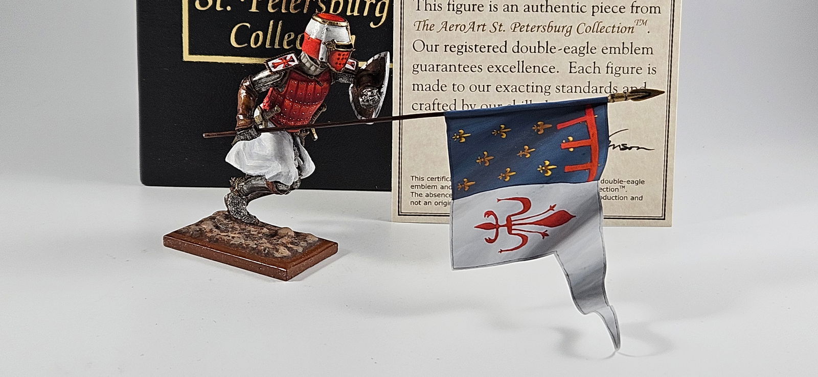 AeroArt St. Petersburg 13th Century Crusader (1 of 4)