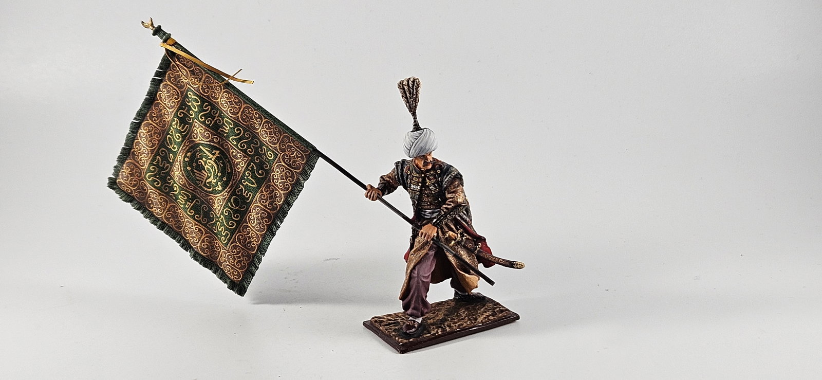 AeroArt St. Petersburg Janissary: AeroArt Military Miniatures - The St. Petersburg Collection #5172 - Janissary Charging with Flag. Excellent, unboxed, 1 piece.