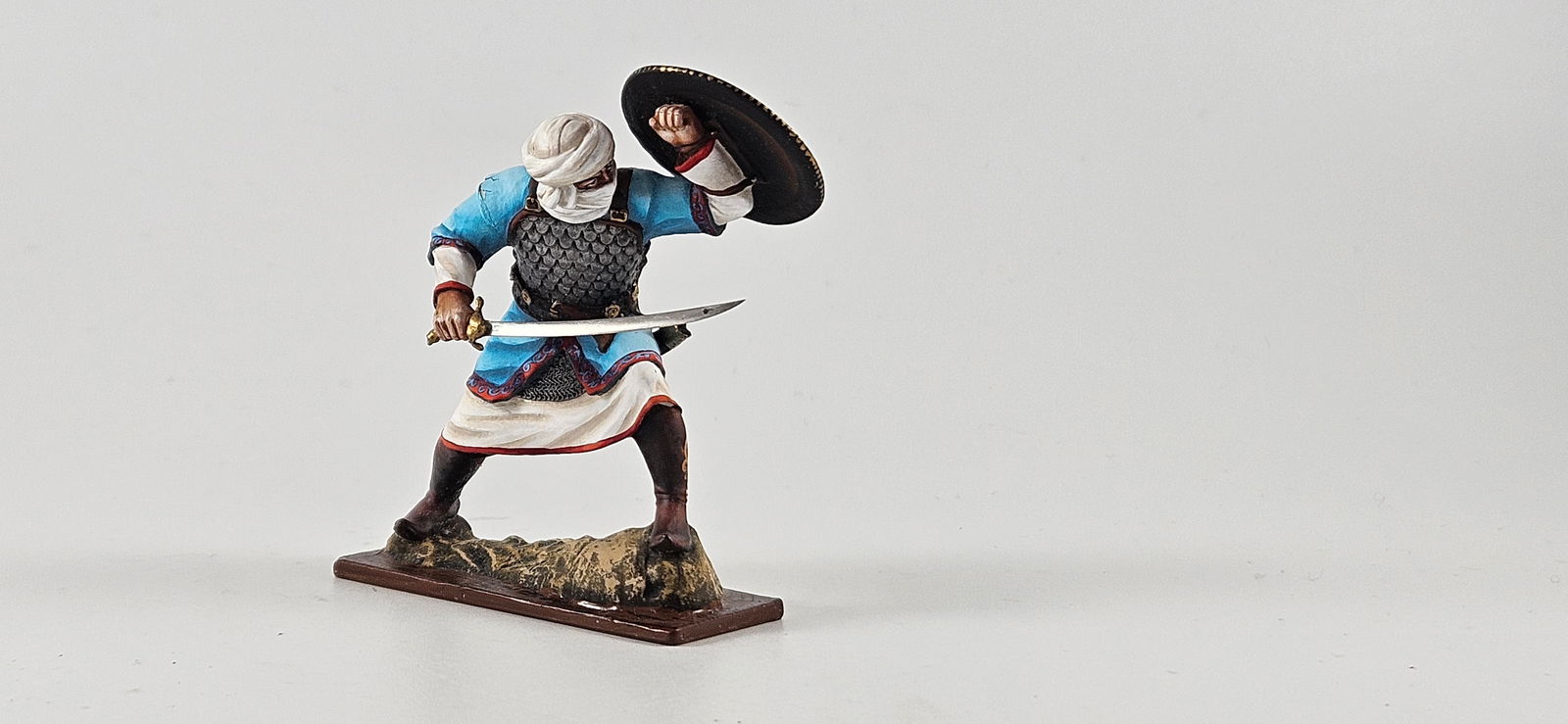 AeroArt St. Petersburg Saracen Warrior Crouching (1 of 4)