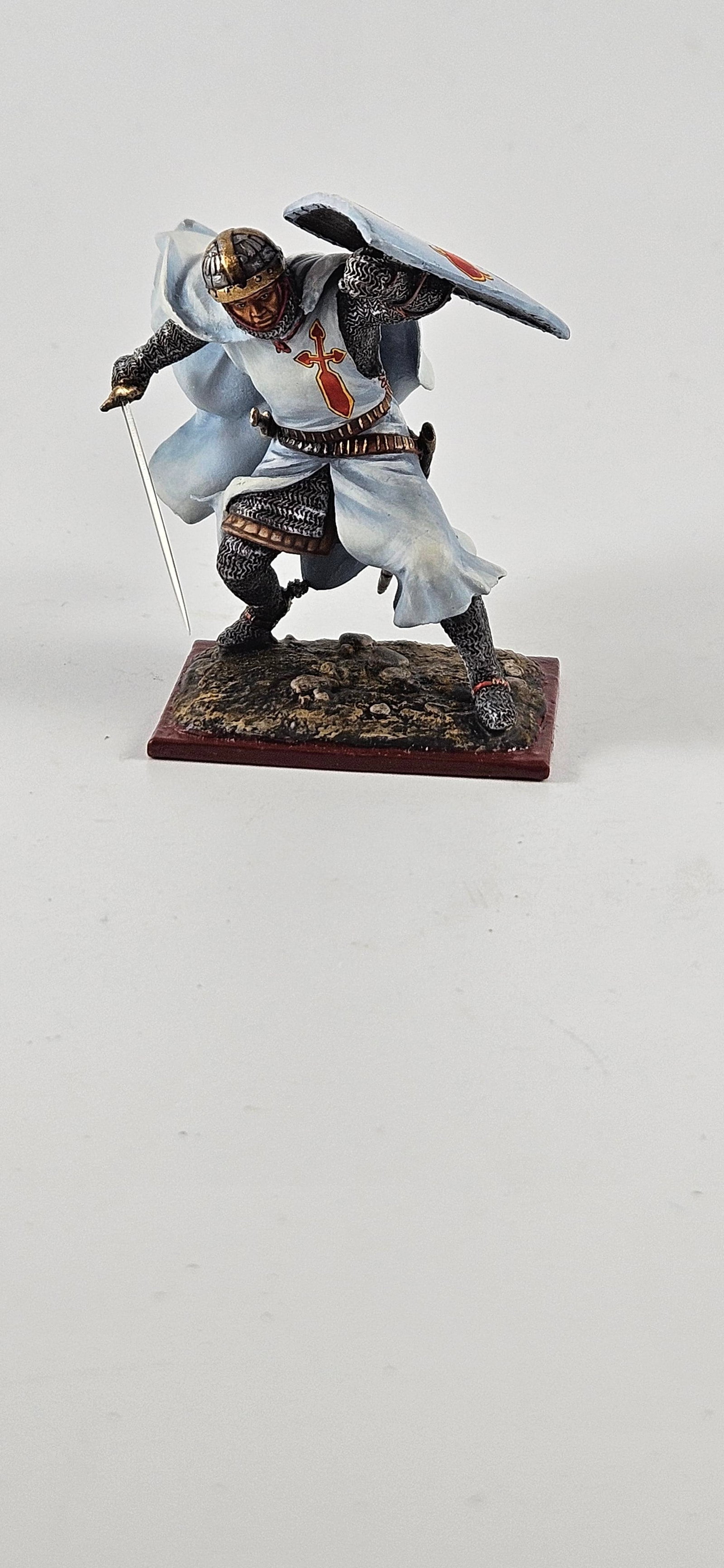 AeroArt St. Petersburg Knights of Santiago: AeroArt Military Miniatures - The St. Petersburg Collection #6108 - Knights of Santiago with Sword, Shield and Cape. Excellent unboxed. 1 piece.
