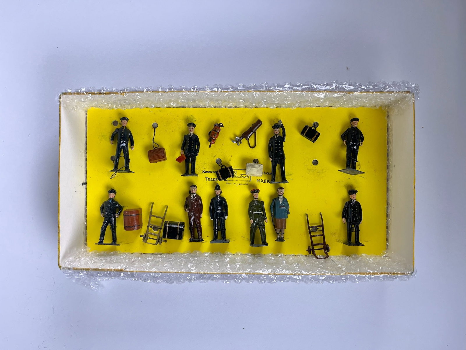 Britains Set #1R Railway Staff: Includes 10 figures and 10 pieces of luggage. Unboxed. Condition Excellent.