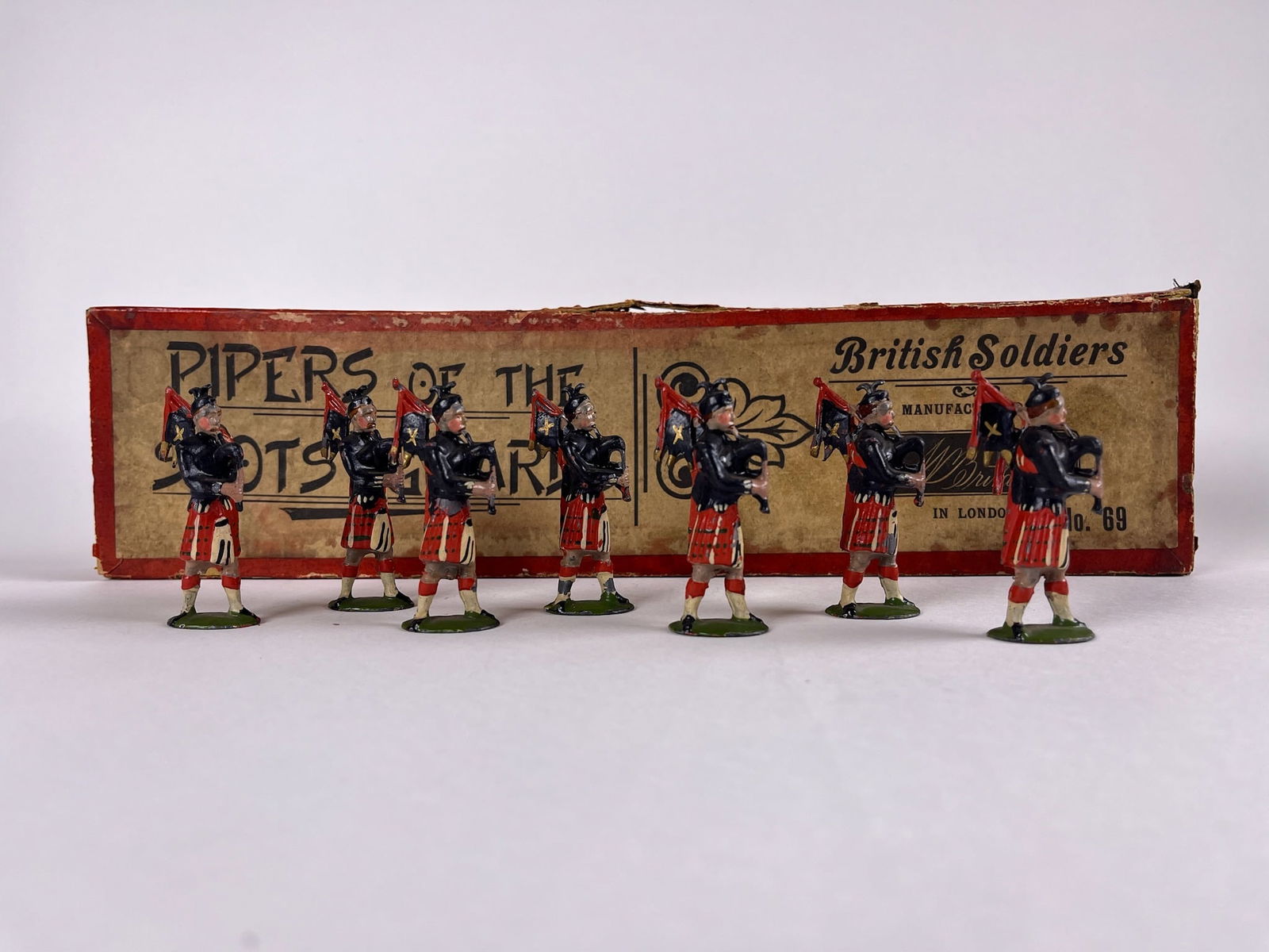 Britains No 69 Pipers of the Scots Guards (1 of 2)