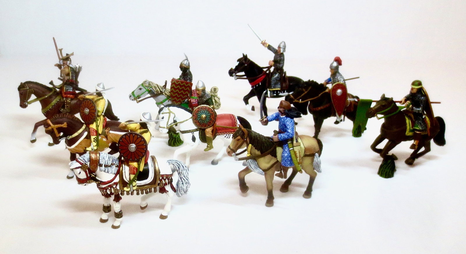 Frontline Historical Warriors: Vikings, Arabs, Saladin, El Sid, Samurai, and Crusader. 9 pieces. Near mint to excellent condition. Unboxed.