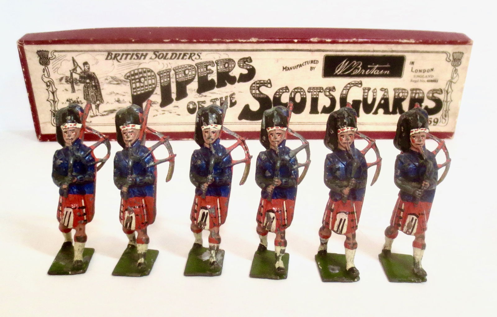 Britains #69 Pipers Of The Scots Guards (1 of 1)