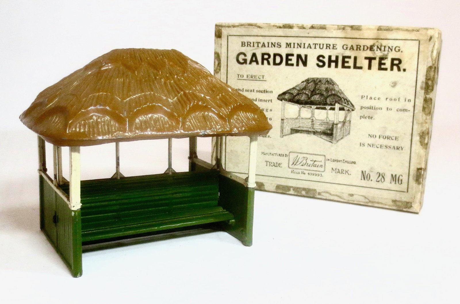 Britains RARE #MG28 Garden Shelter: Pre war, circa 1930. Pristine condition. Complete with original illustrated box in excellent condition.