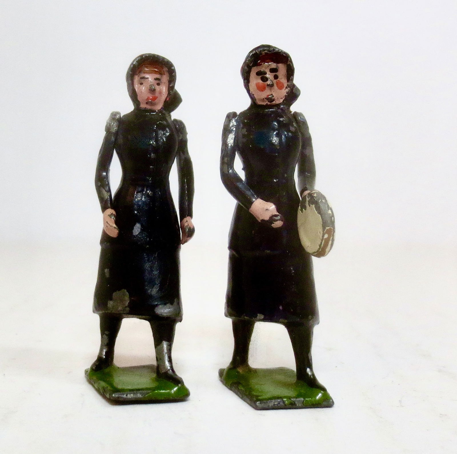 Britains RARE Salvation Army Lassies (1 of 1)