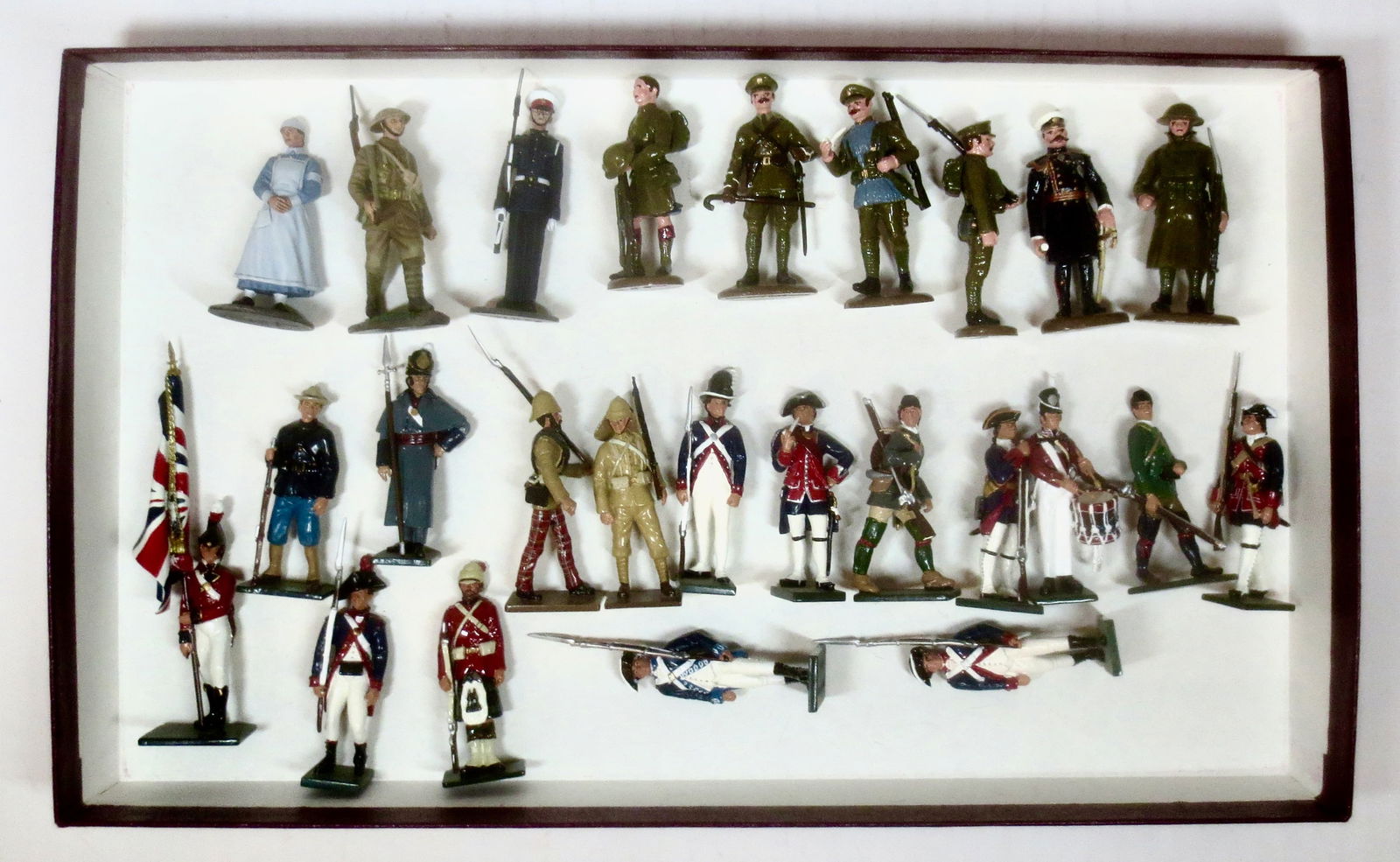 Modern Issues Assortment Variety of Makers (1 of 1)