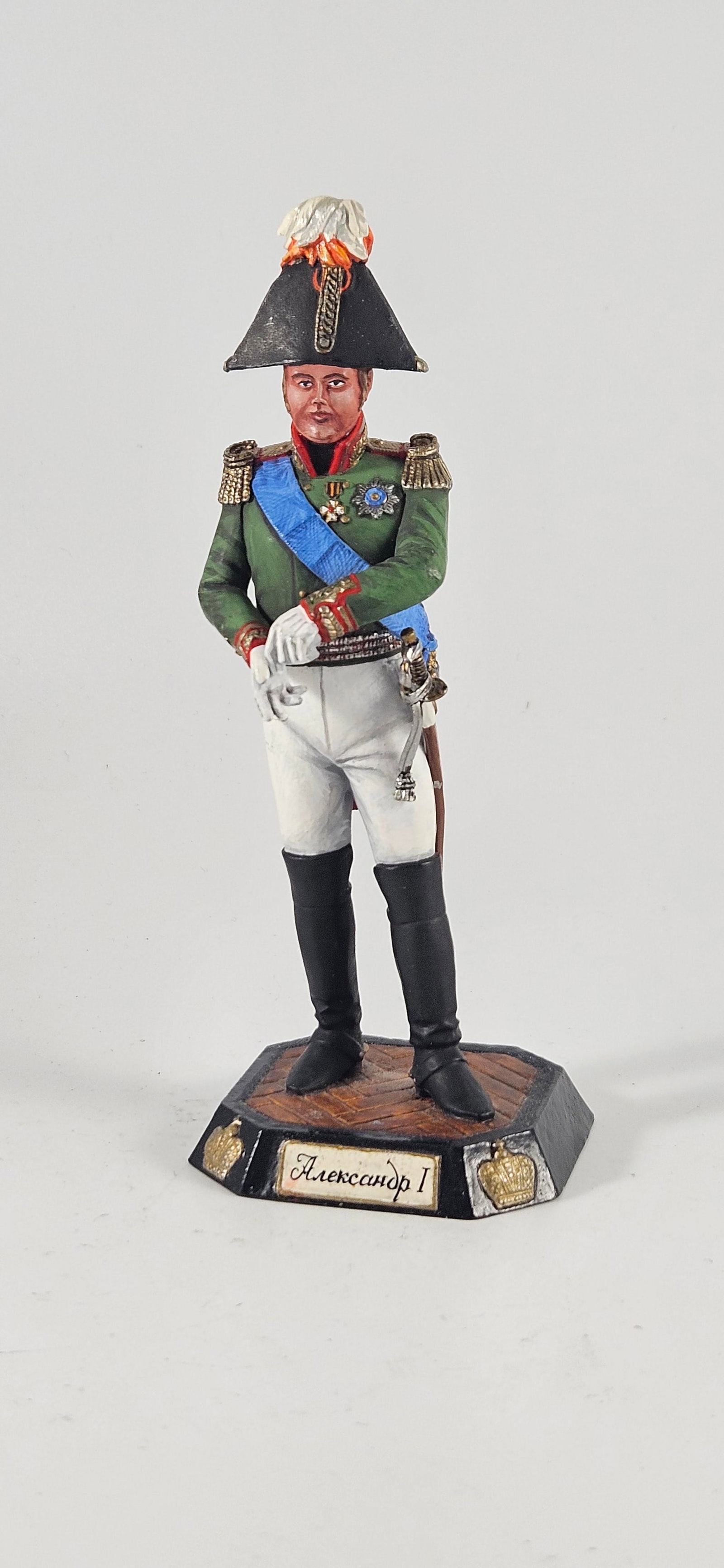 Aeroart St. Petersburg 90MM Russian Tsar Alexander: AeroArt Military Miniatures - The St. Petersburg Collection #803- 90mm size Russian Tsar Alexander I. Excellent unboxed. 1 piece.