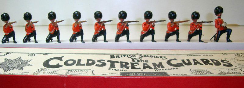 Britains Set # 120 Coldstream Guards: Kneeling Firing with Officer Half Boots and Original Whisstock Box- Untied. Pre War 10 Pieces.