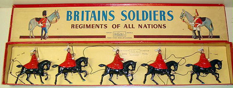 Britains Set # 400 Life Guards: in Winter Cloaks with Original R.O.A.N Box - Untied. Post War 5 Pieces.