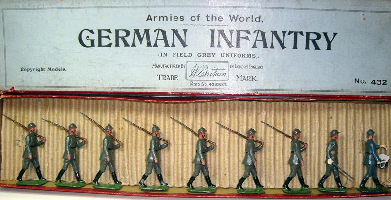 Britains Set # 432 German Infantry: Grey Uniform in Original Armies of The World Box- Untied and an additional Converted Drummer. Pre War 9 Pieces.