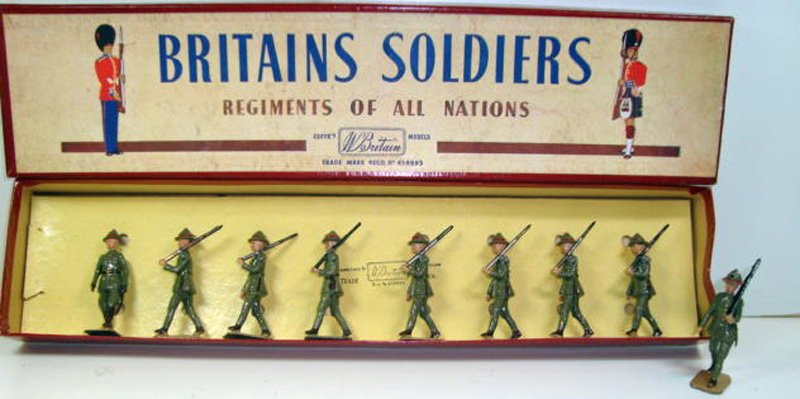 Britains Set # 1542 New Zealand Infantry: Tied in Original R.O.A.N Box with one additional non matching man Post War 9 Pieces.