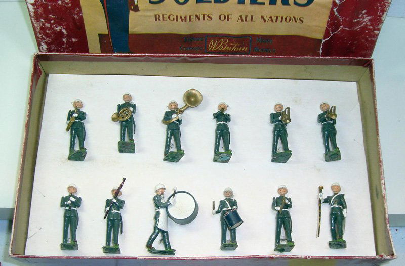 Britains Set #2117 United States Army Band: with White Helmets NON Original R.O.A.N Box - Untied. Post War 12 Pieces.