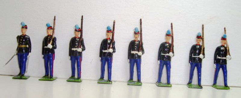Britains Set # 2051 Uruguayan Military School Cad: with Officer. Post War 8 Pieces. Unboxed.