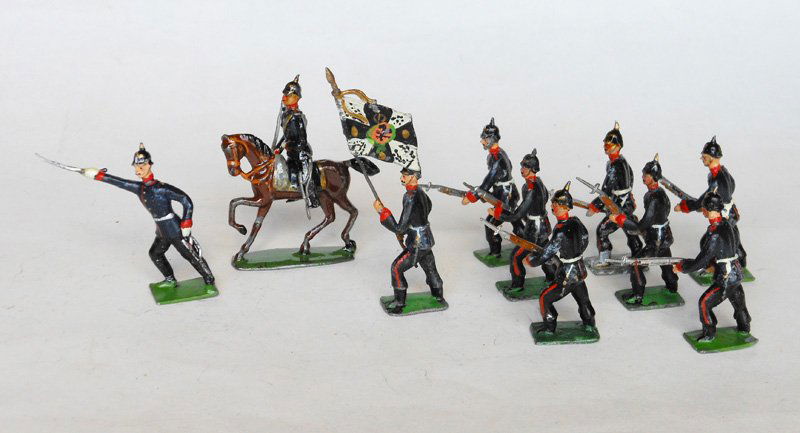 Heyde Prussians Advancing: with Mounted & Foot Officers & Flag Bearer. Pre War 10 Pieces. Unboxed.