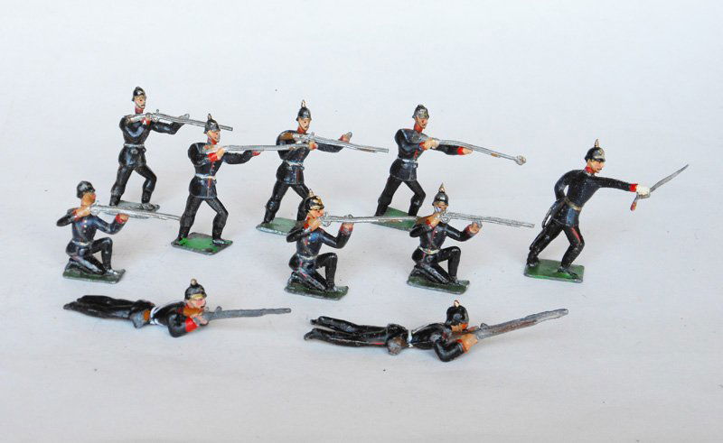 Heyde Prussians: Standing Kneeling and Lying Firing with Officer. Pre War 10 Pieces. Unboxed.