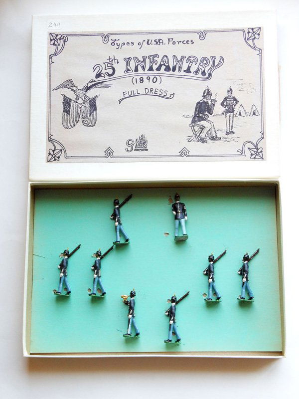 William Grant: One of a kind sets By William Grant. US Infantry 25th Regiment 1890 Full Dress with Original Illustrated Box - Untied. Post War 8 Pieces.