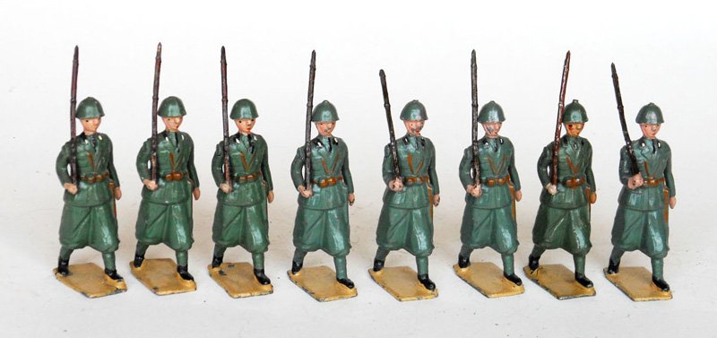 Britains Set # 1435 Italian Infantry: Colonial Service Dress at Slope. Pre War. 8 Pieces. Unboxed.