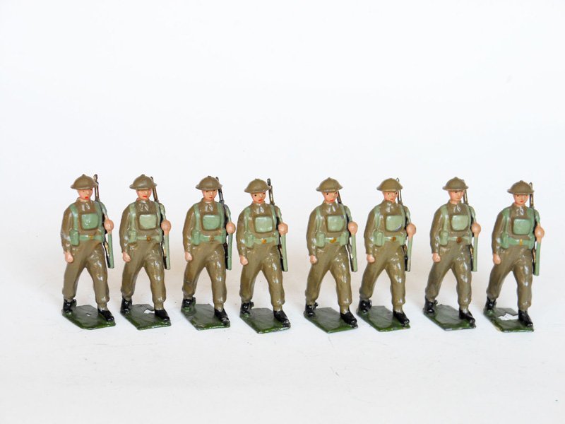 Britains Set # 1858 British Infantry: Steel Helmets, Slung Rifles Post War 8 Pieces. Unboxed.