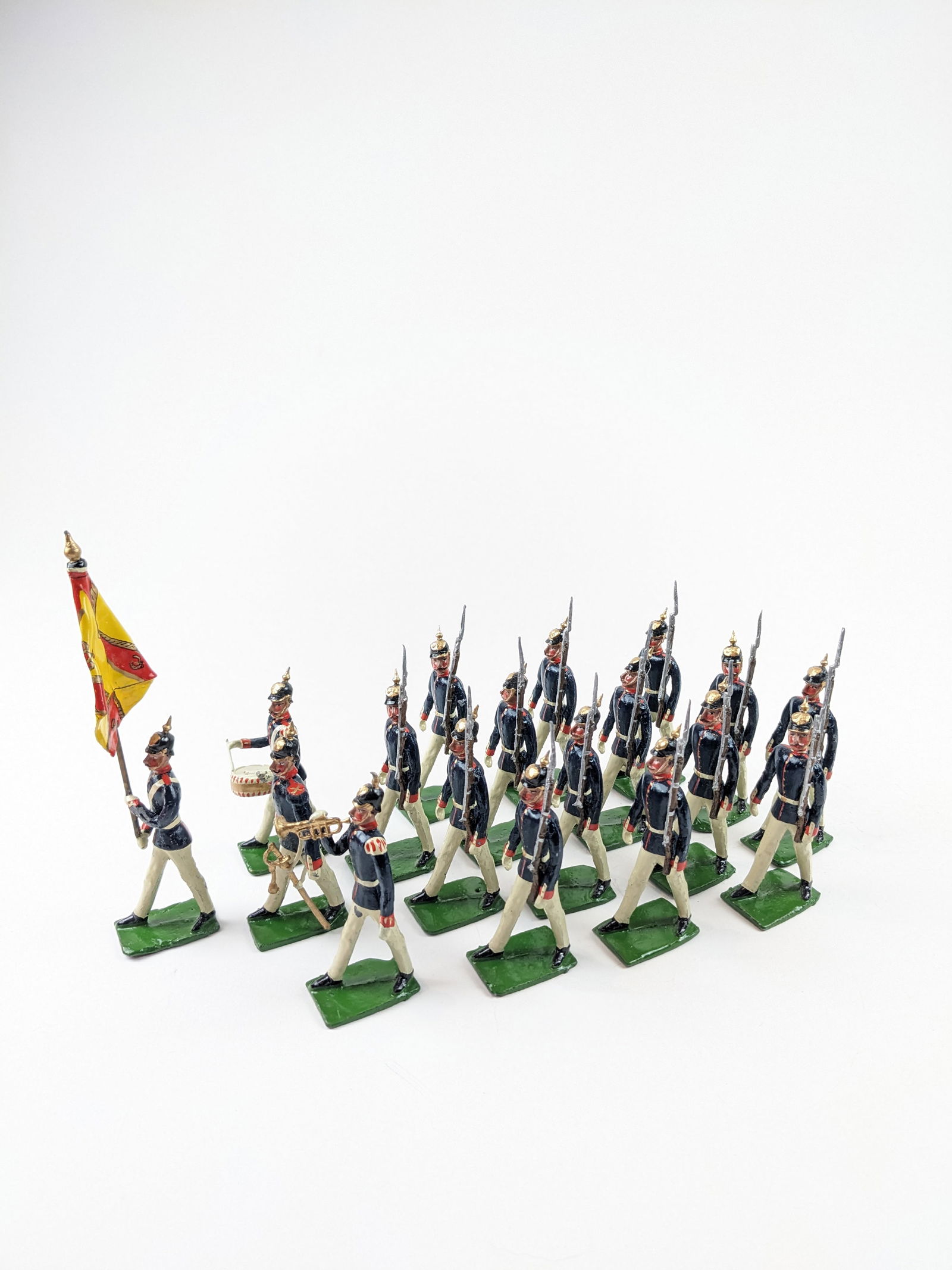 Heyde Repro 75mm German Marching with Flag (1 of 1)