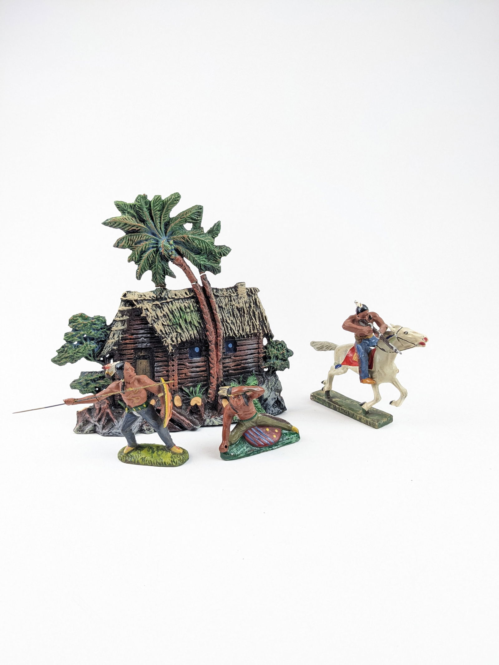 Lineol and Elastolin Indians with Cabin (1 of 1)