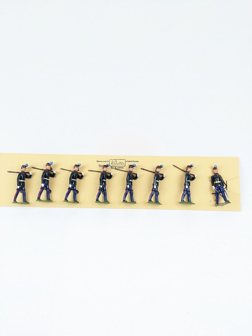Britains #2051 Uruguayan Military School: 8 Pieces. Condition Excellent. Unboxed.