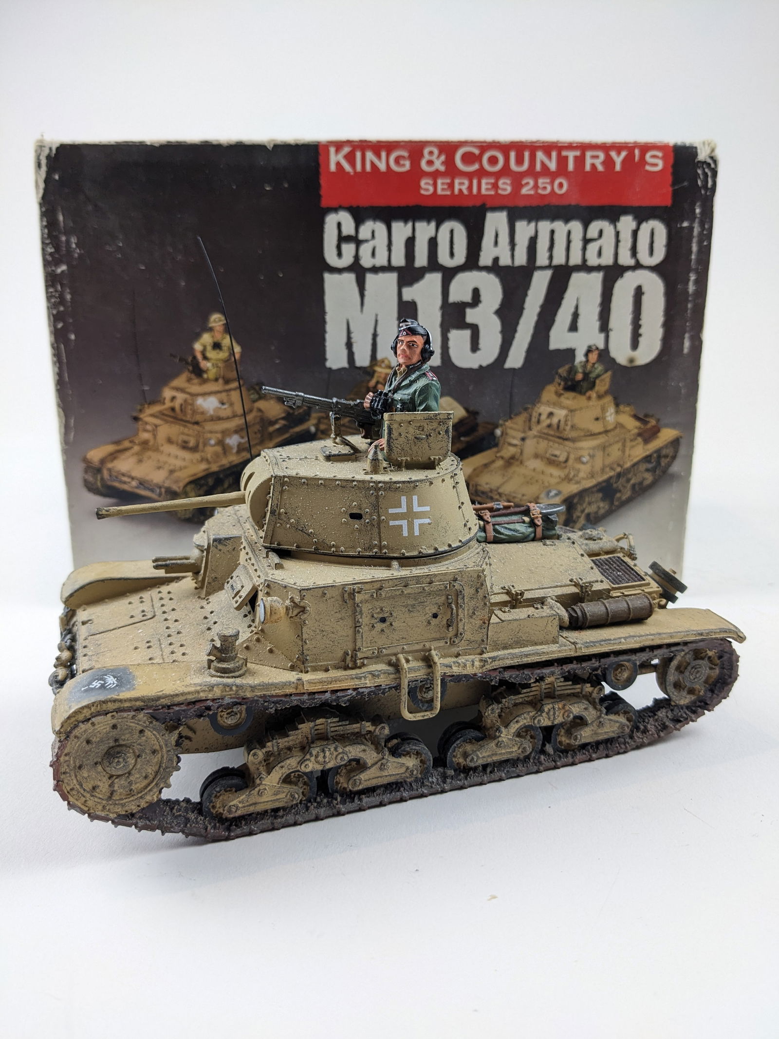 King&Country AK75 Charro Armato M13/40: 3 Pieces. Condition Excellent. Box Good.