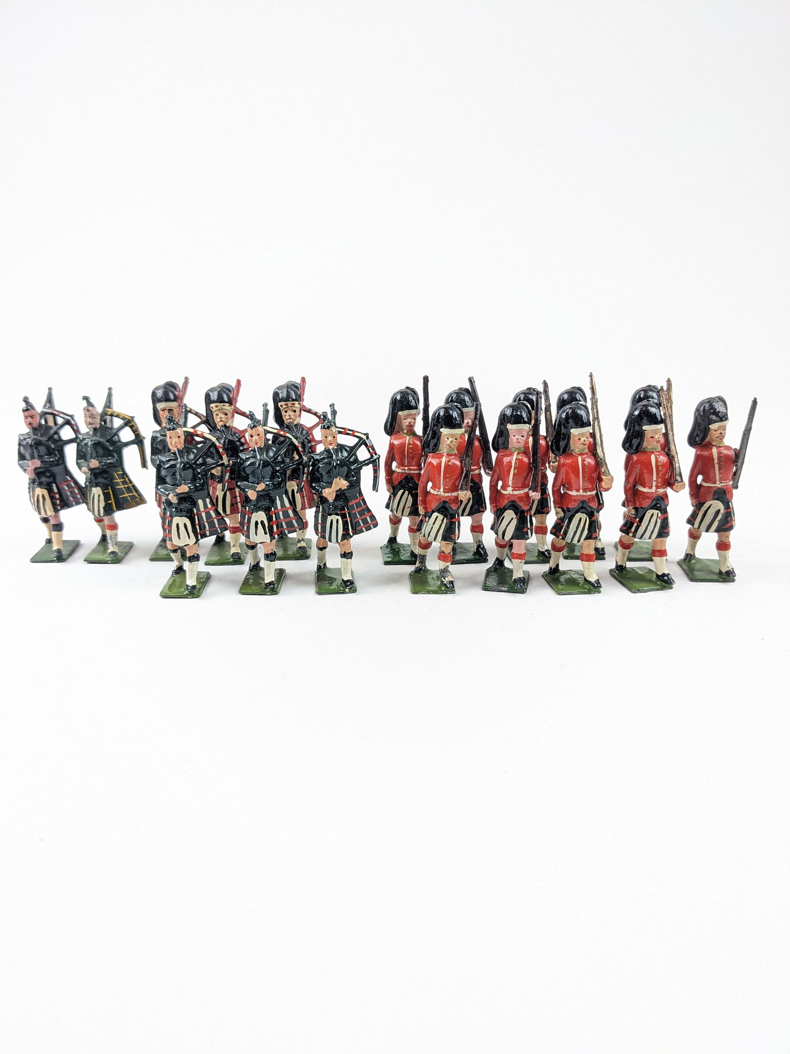 Britains Seaforth Highlanders and Pipers (1 of 1)