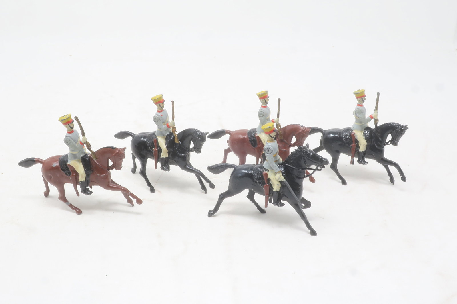Britains set #135 Japanese Cavalry: dated, long carbines, 5 pieces including officer; Very good