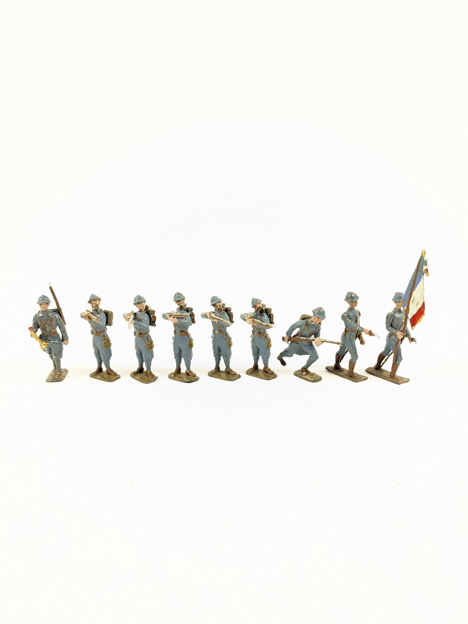 Lucotte French Army Firing With Flagbearer: 9 Pieces Condition Very Good (1 Broken Gun Tip) Unboxed
