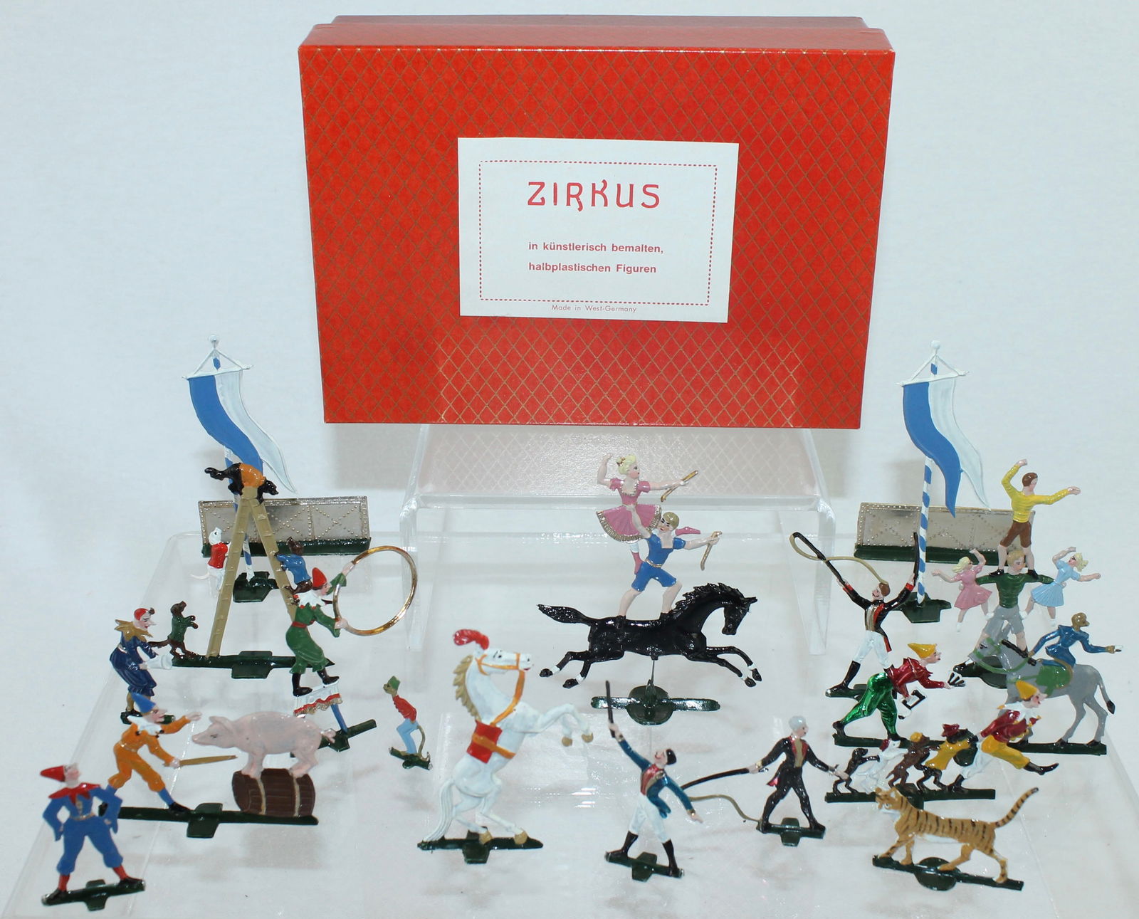 Schweizer Set Demi-Round Circus Figures (1 of 3)