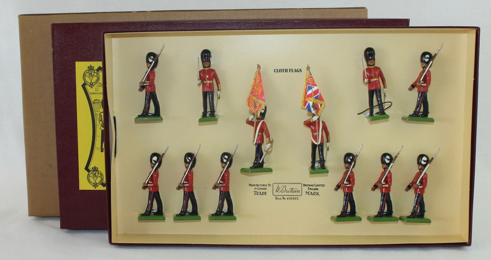 Britains Set 5186 Welch Guards with Cloth Flags (1 of 2)