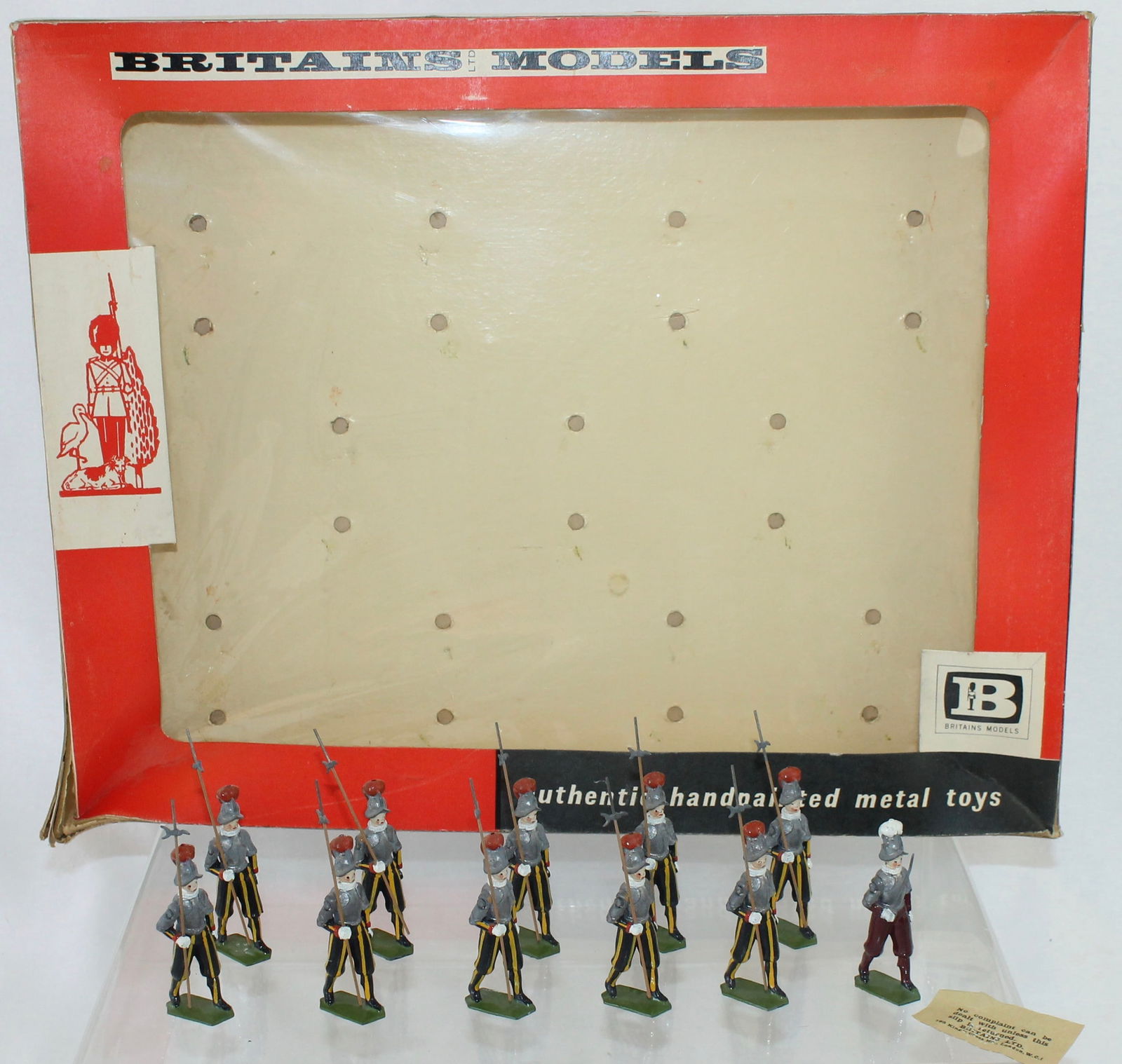 Britains Set 9371 Swiss Papal Guards (1 of 3)