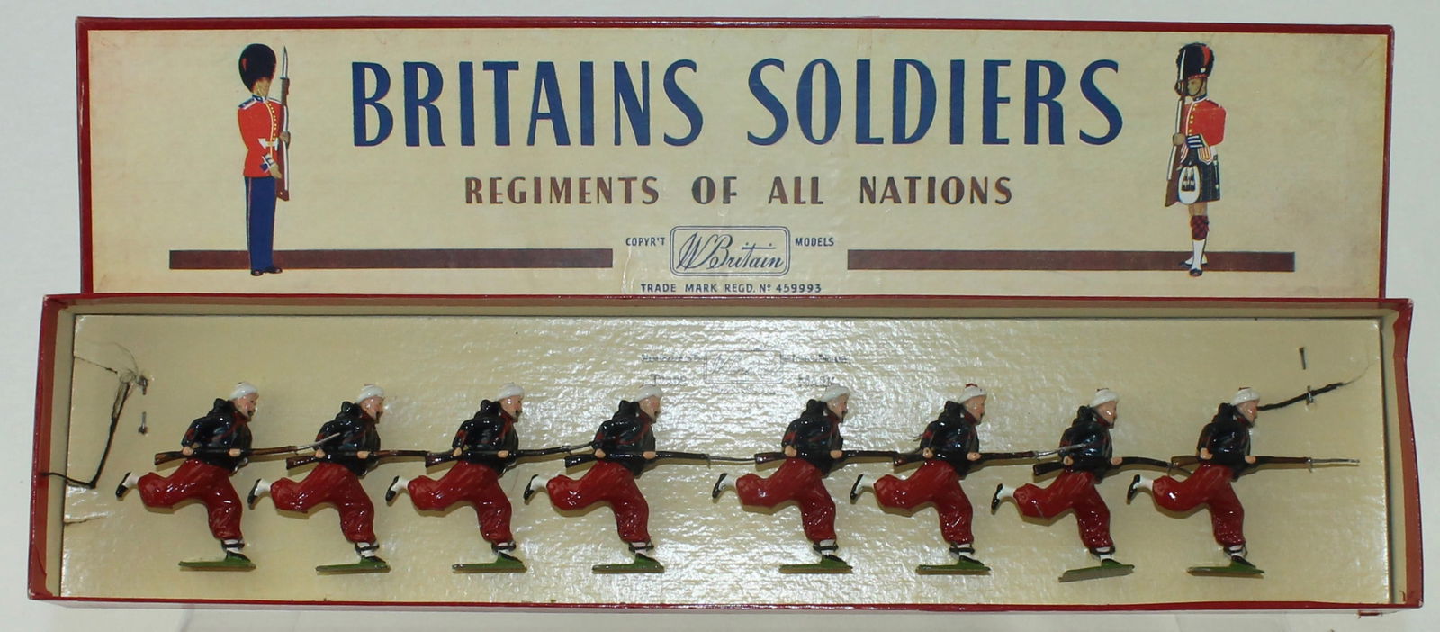 Britains Set 142 Zouaves Charging (1 of 1)