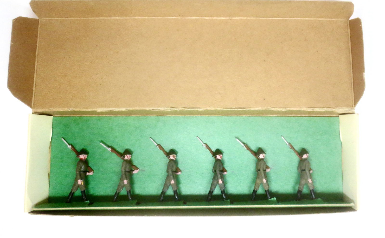 Milicast Historical Models: Romanian infantry, at the slope; with original box. Circa 1954. 6 pieces. Condition excellent.