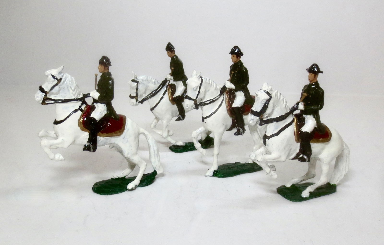 Eriksson Spanish Riding School of Vienna: 4 pieces. Condition excellent. (Reference Sandbote book page 11)