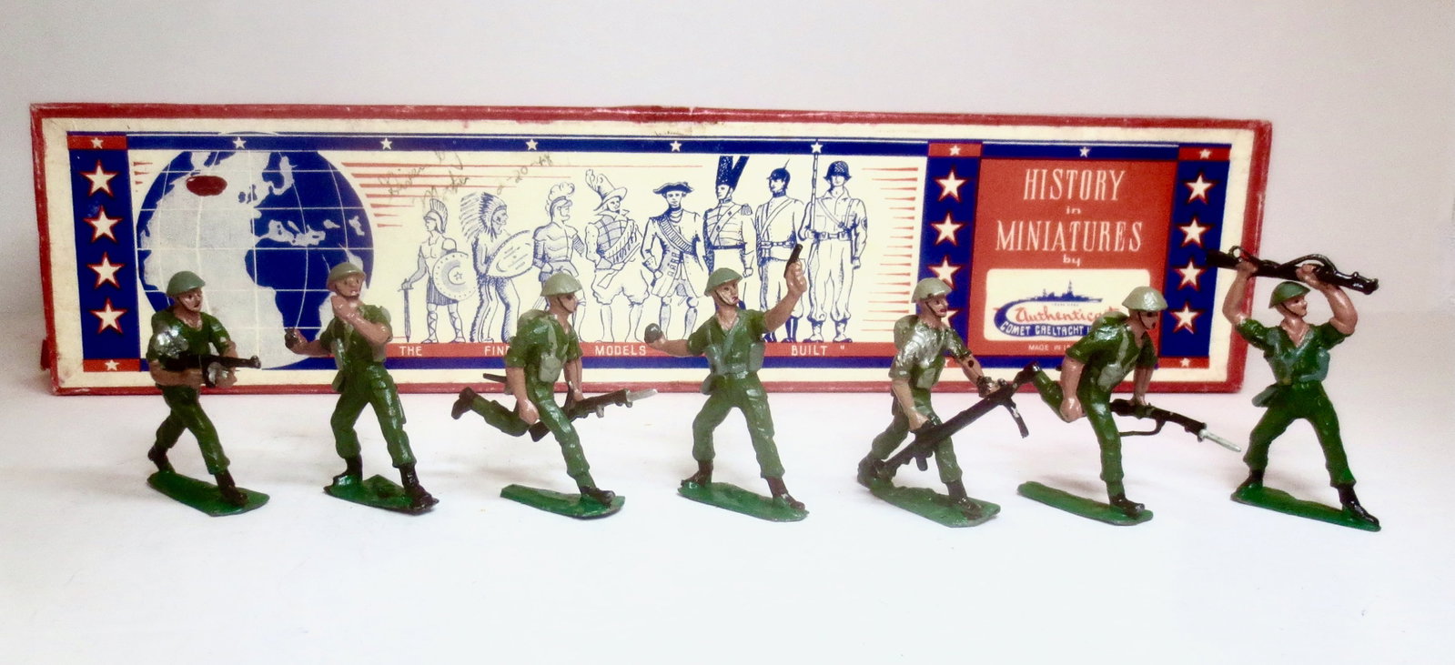 Authenticast RARE Irish (EIRE) Infantry: In battle dress. (one bayonet missing). In original box. 7 pieces. Condition excellent.