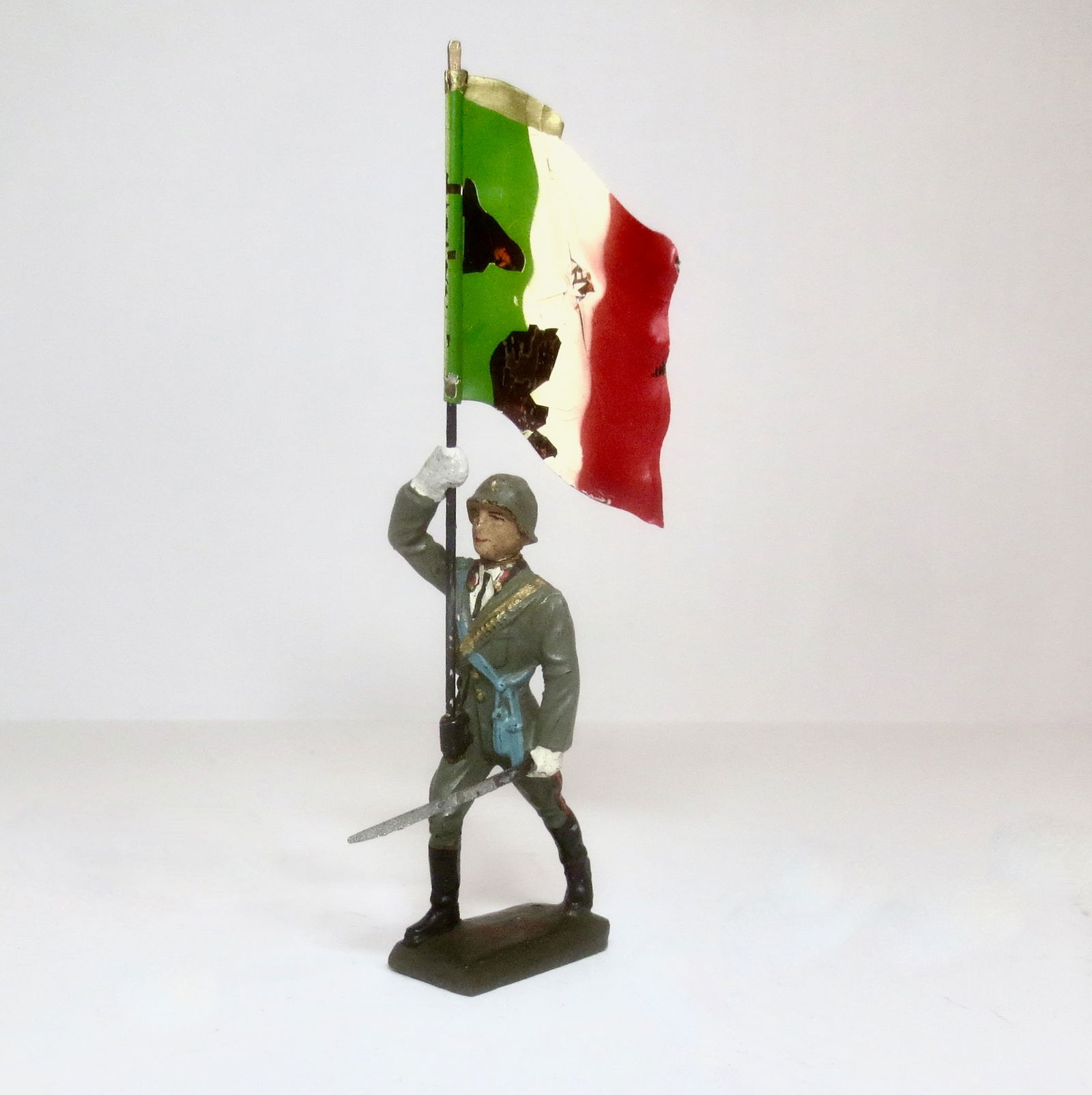 Lineol 70mm Composition Flag Bearer (1 of 1)