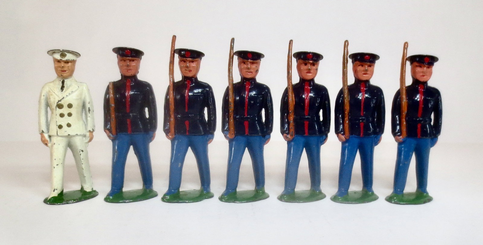 Barclay U.S. Marines & Navy Officer: 7 pieces. One broken rifle, the rest in excellent to very good condition.