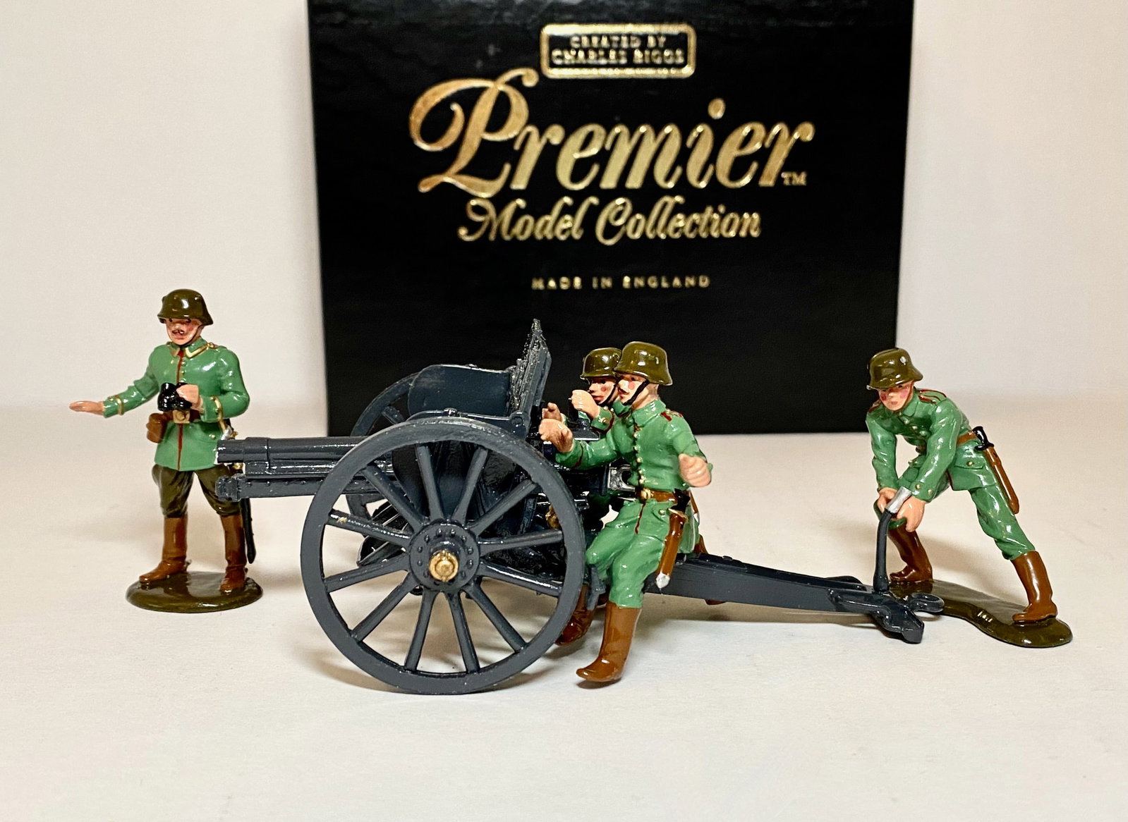 Premier #9808 German 7.7 Gun & Detachment: By Charles Biggs. 5 pieces. Mint condition. Box excellent.