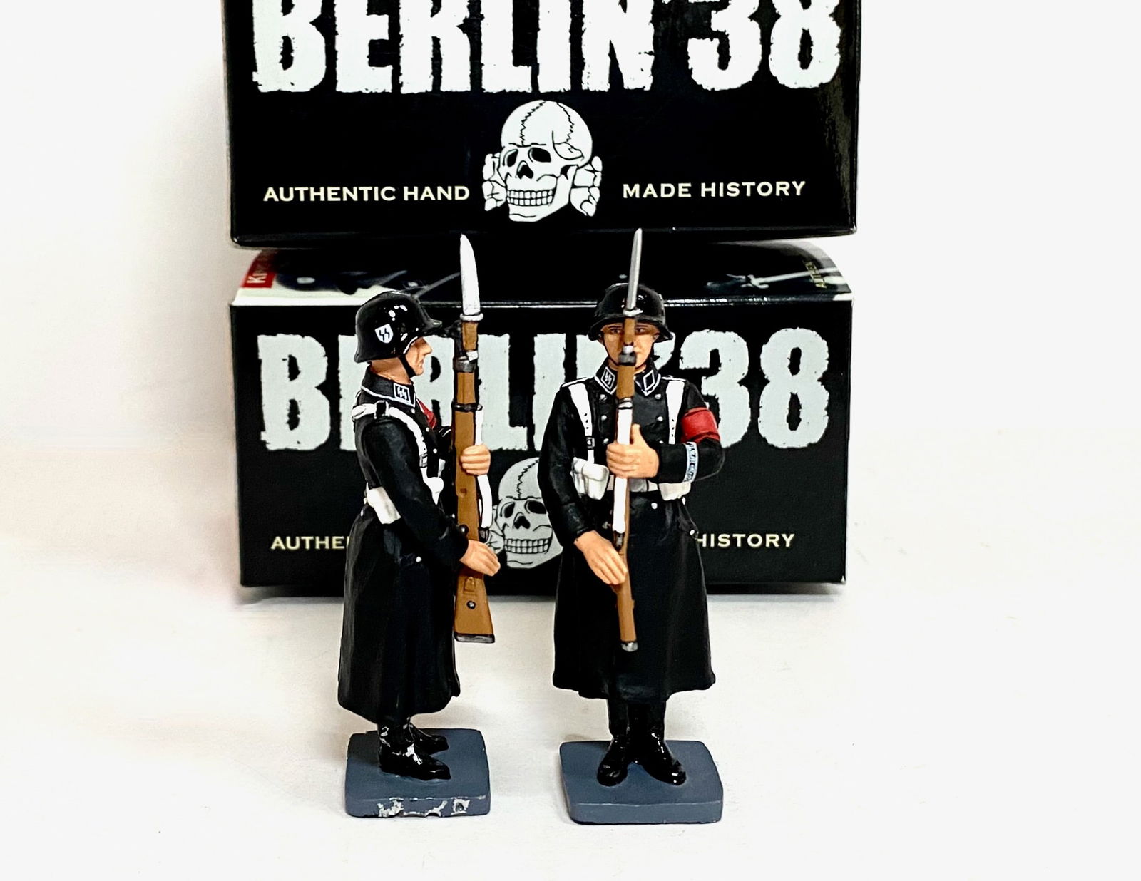 King & Country SS Guards Present Arms (1 of 1)