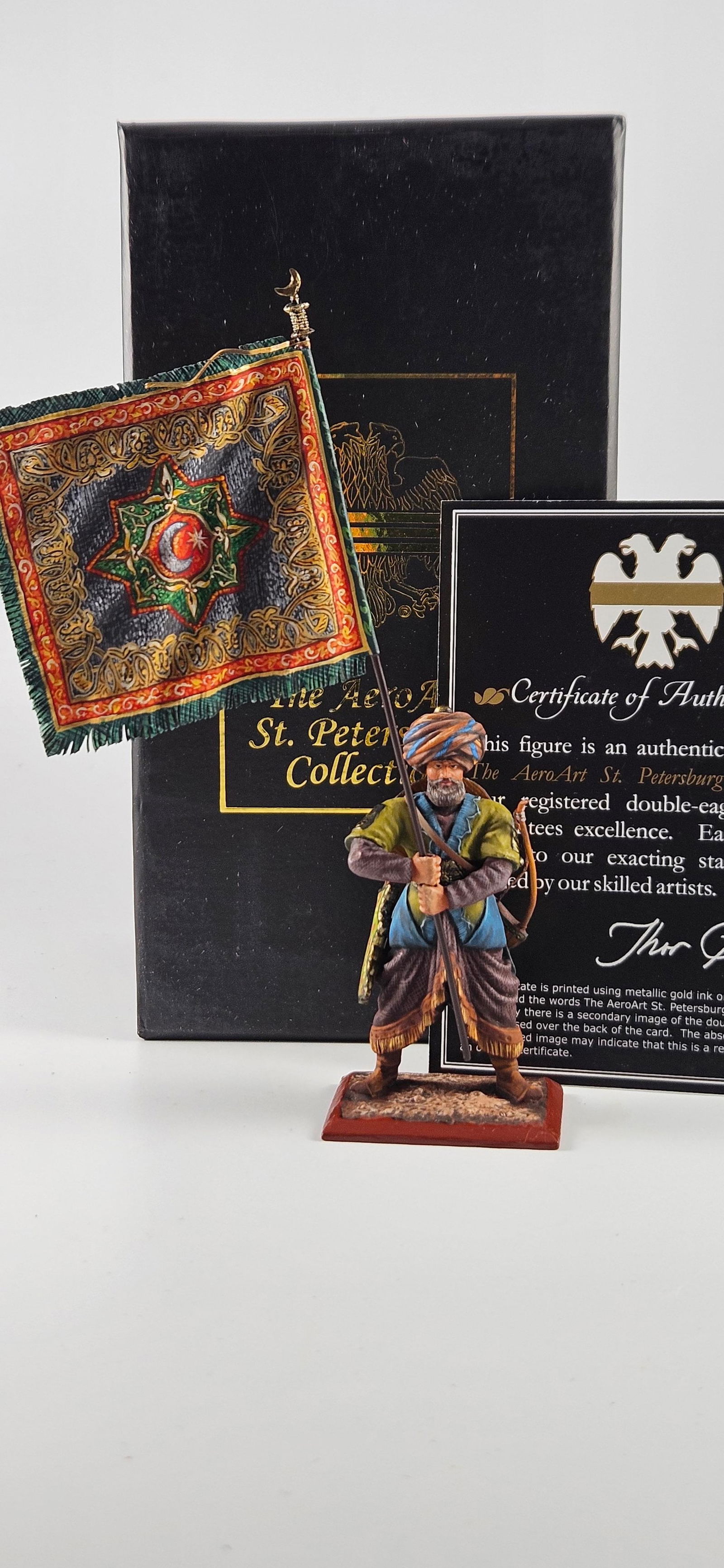 AeroArt St. Petersburg Saracen Warrior & Flag (1 of 4)